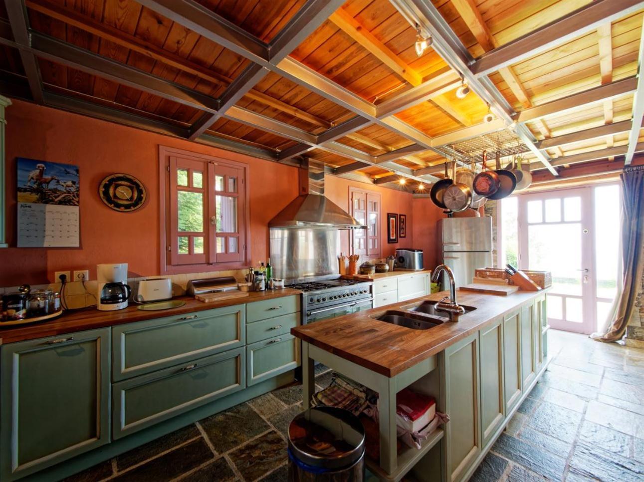 Вилла Tsagkarada Country Estate With Pool Номер фото